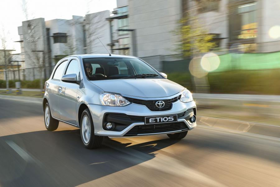  Toyota Etios Hatchback 2016 года  (ZA) (фото 7 из 14)
